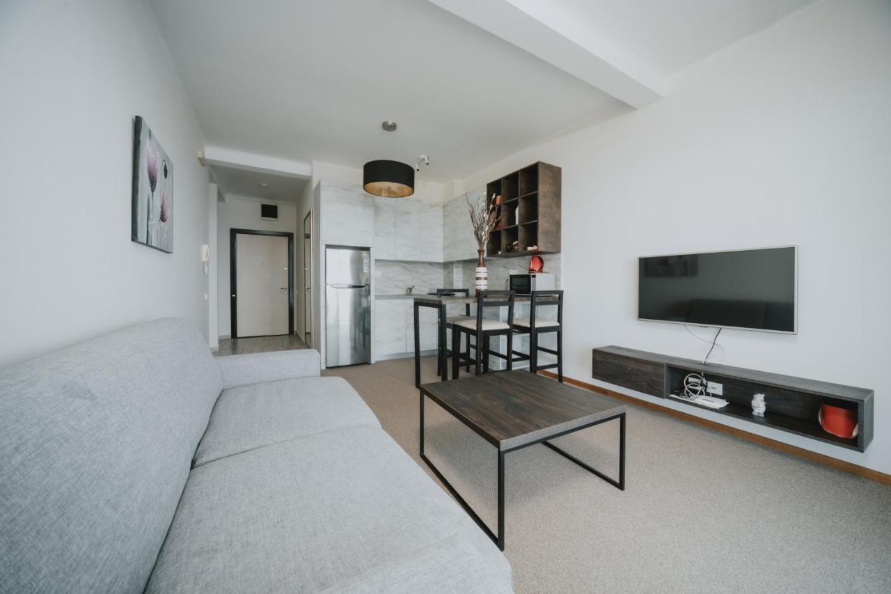 Altezza Apt W/sea View + Shared Pool + Free Parking *