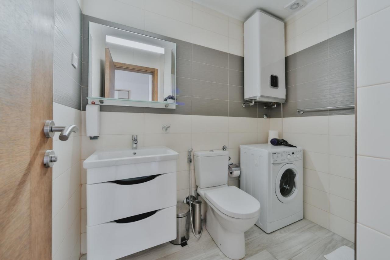 Lägenhet Altezza Apt W/sea View + Shared Pool + Free Parking *